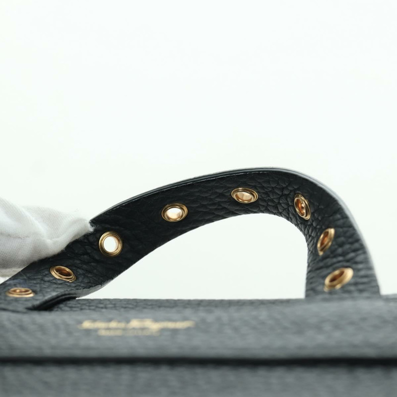 【日本直送】Salvatore Ferragamo Gancini 黑色金色皮革雙肩包 Auth AMZ437V-13