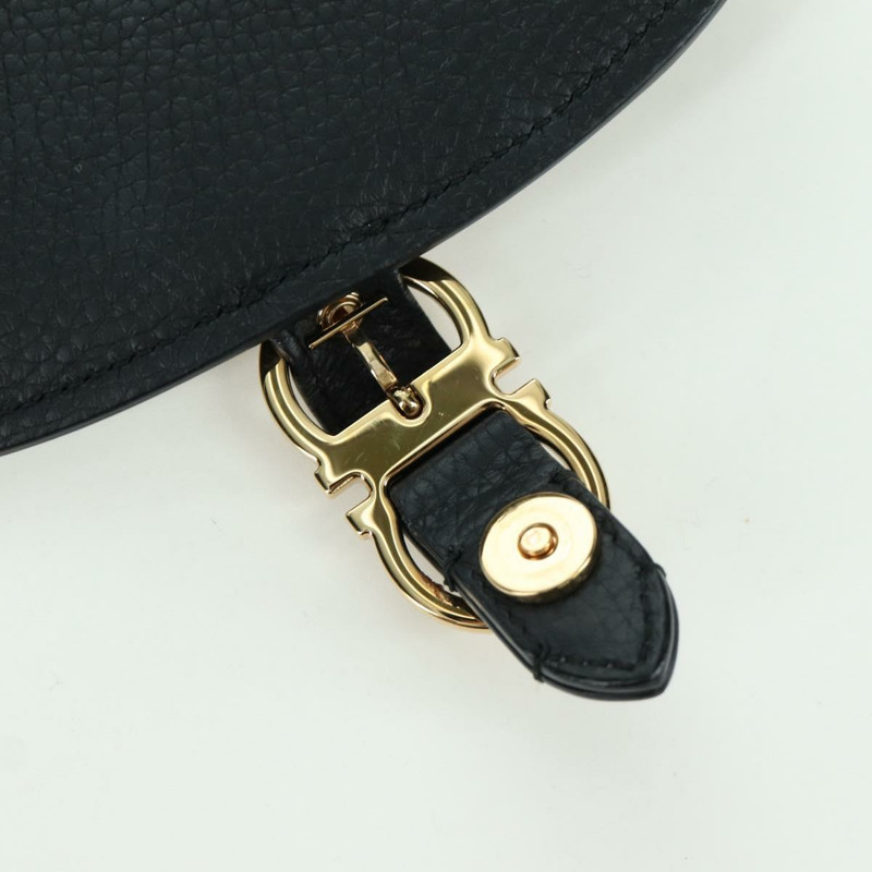 【日本直送】Salvatore Ferragamo Gancini 黑色金色皮革雙肩包 Auth AMZ437V-24