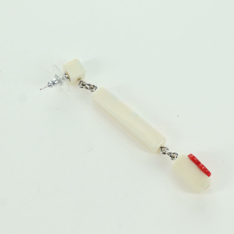 【日本直送】香奈兒 COCO 標誌山茶花穿孔塑膠白色 CC Auth YKZ574M-9