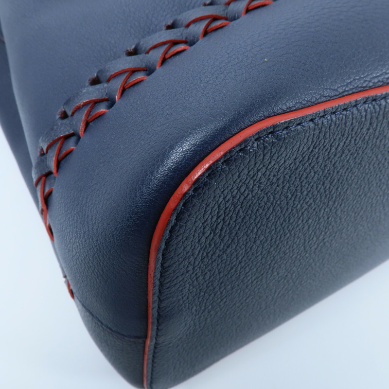 LOUIS VUITTON 牛皮皮革Lockme Bucket肩背袋-10