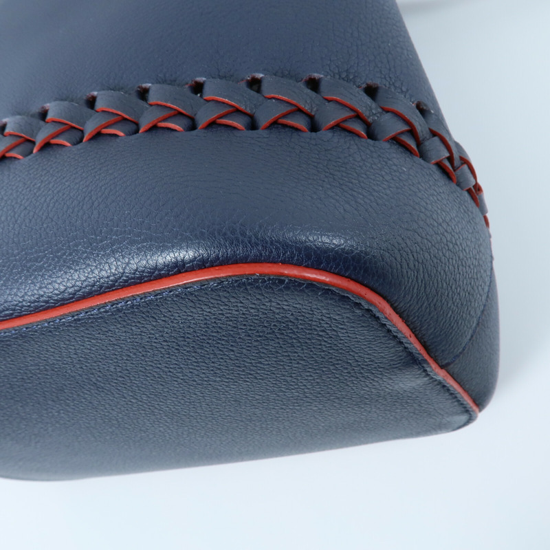 LOUIS VUITTON 牛皮皮革Lockme Bucket肩背袋-11