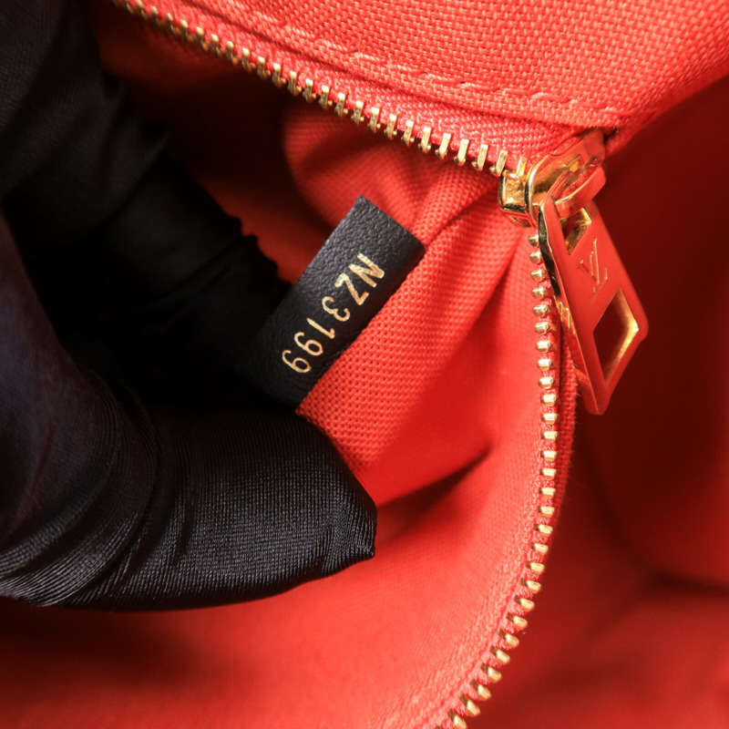 LOUIS VUITTON Monogram Giant OnTheGo GM金扣手挽肩背兩用袋-7