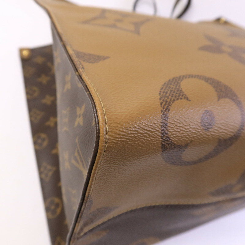 LOUIS VUITTON Monogram Giant OnTheGo GM金扣手挽肩背兩用袋-13
