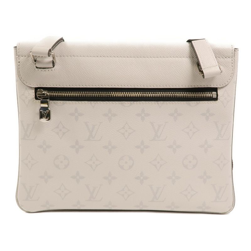 LOUIS VUITTON Taigarama Outdoor Flap Message肩背袋-1