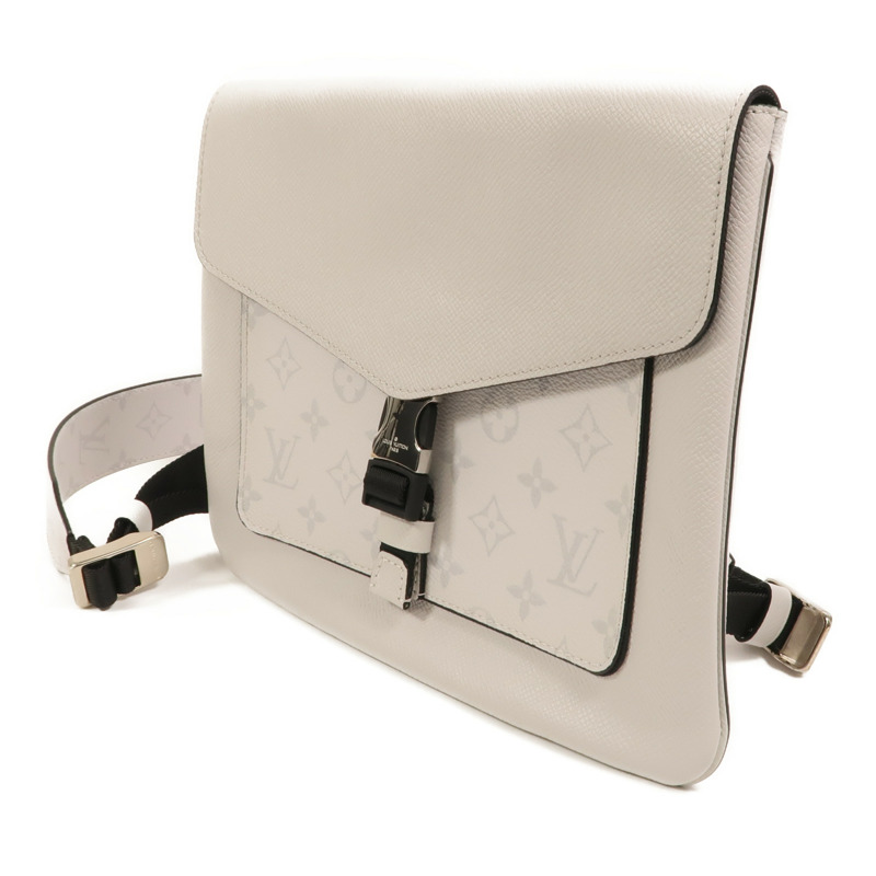 LOUIS VUITTON Taigarama Outdoor Flap Message肩背袋-2