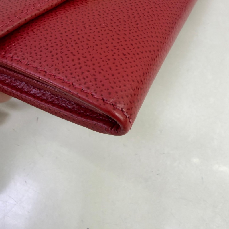 這款產品是Salvatore Ferragamo 的Gancini Continental Wallet。-5