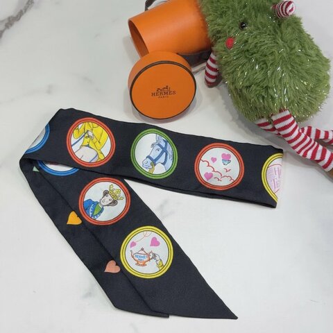 HERMES Tea Time黑色愛心徽章絲巾