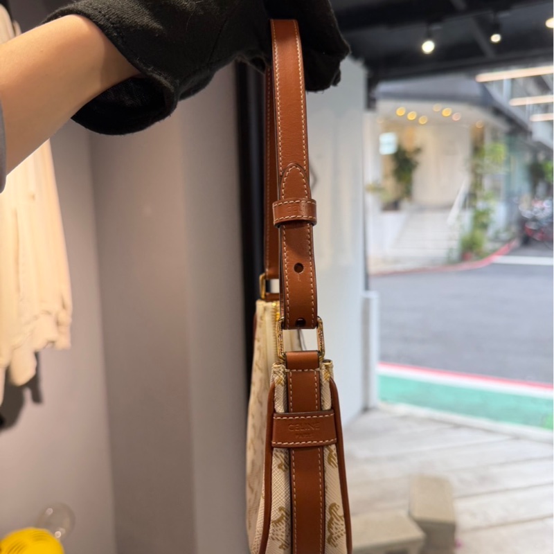近全新🌟Celine Mini Ava 彎月包｜Classic Trend CT精品｜台北東區實體-6