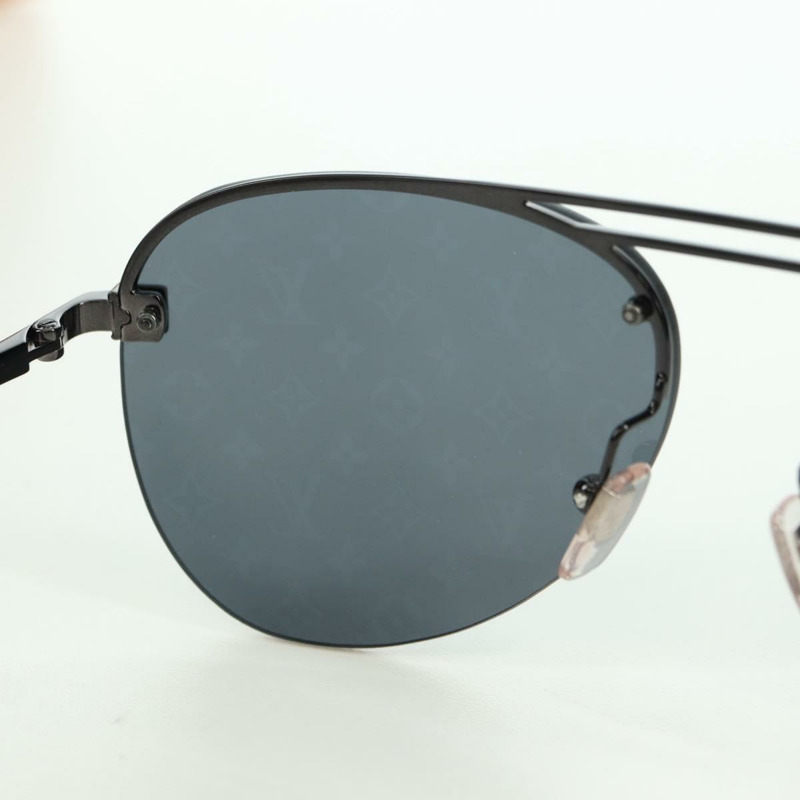 【日本直送】路易威登順時針太陽眼鏡金屬黑 Z1019E LV 正品 YKZ1407M-20