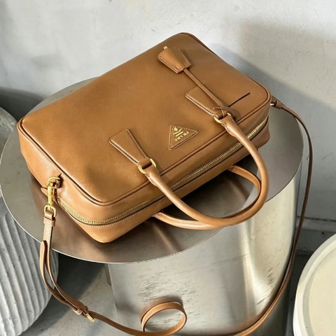 🌴PRADA普拉達Plume35系列摩卡棕色保齡球包