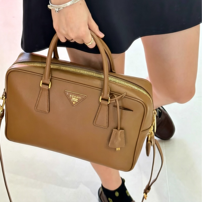 🌴PRADA普拉達Plume35系列摩卡棕色保齡球包-2