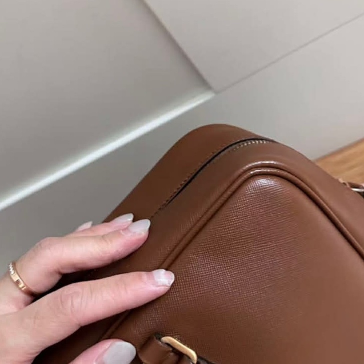 🌴PRADA普拉達Plume35系列摩卡棕色保齡球包-21