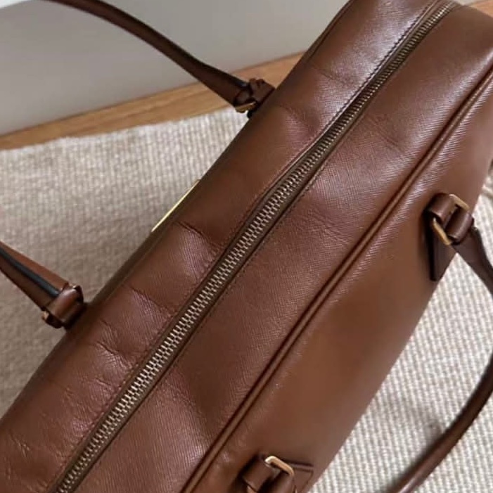 🌴PRADA普拉達Plume35系列摩卡棕色保齡球包-22