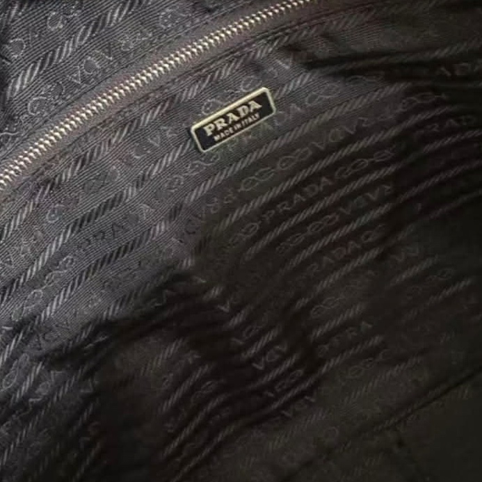 🌴PRADA普拉達Plume35系列摩卡棕色保齡球包-25