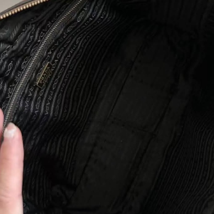 🌴PRADA普拉達Plume35系列摩卡棕色保齡球包-28