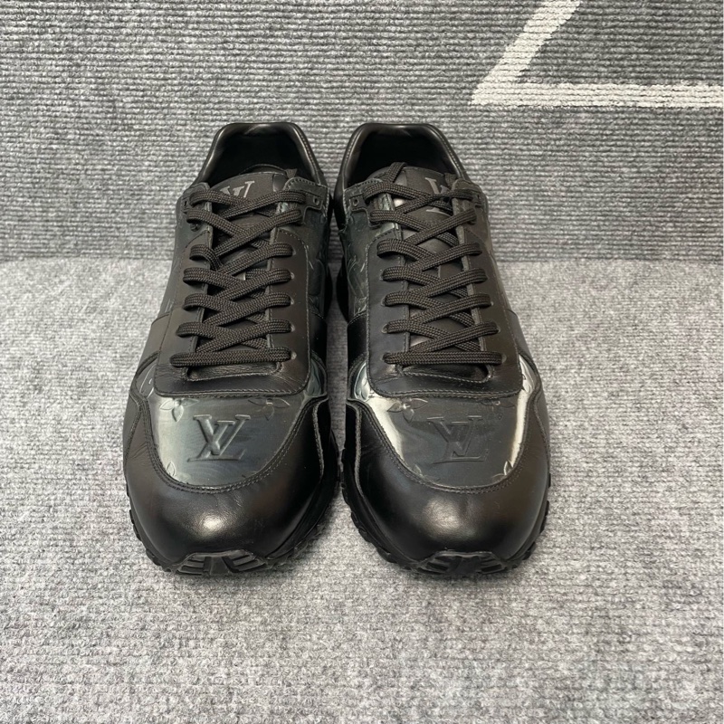 98新  LV黑色皮面鐳射老花運動鞋42碼/6-0