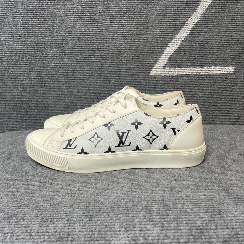 98新 LV白色皮面老花板鞋41碼-0