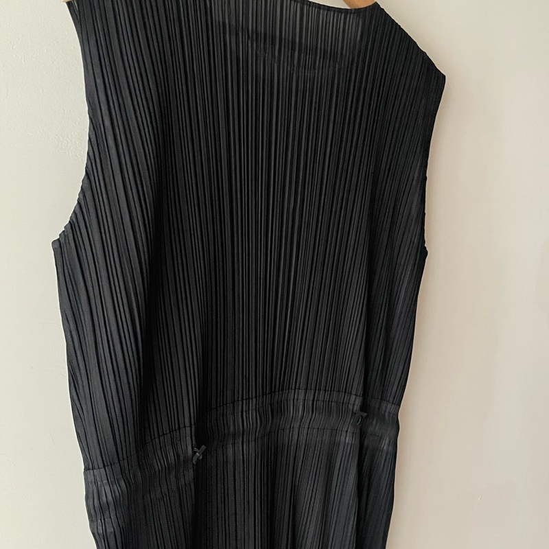 ▪️富貴選物FUGUEI▪️PP   三宅一生 黑色 鬆緊帶腰身 無袖長洋裝-13