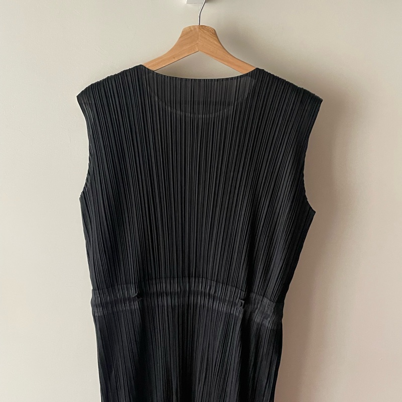▪️富貴選物FUGUEI▪️PP   三宅一生 黑色 鬆緊帶腰身 無袖長洋裝-14