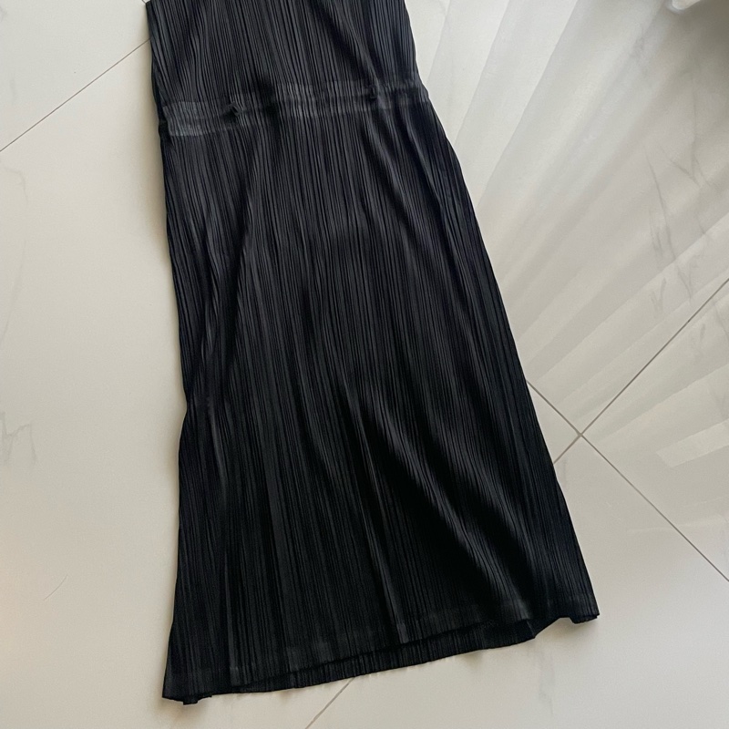 ▪️富貴選物FUGUEI▪️PP   三宅一生 黑色 鬆緊帶腰身 無袖長洋裝-15