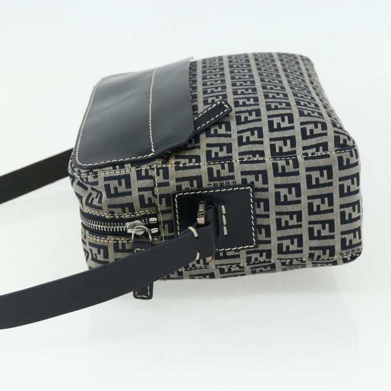 【日本直送】FENDI Zucchino帆布單肩包 海軍藍 銀色 正品 ki6624V-2