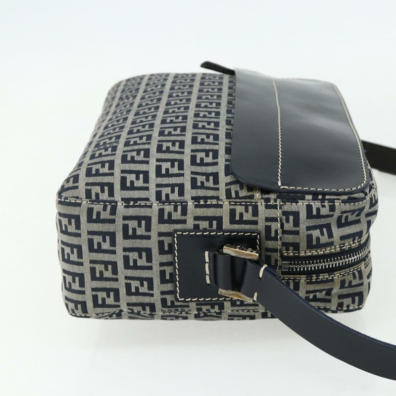 【日本直送】FENDI Zucchino帆布單肩包 海軍藍 銀色 正品 ki6624V-3