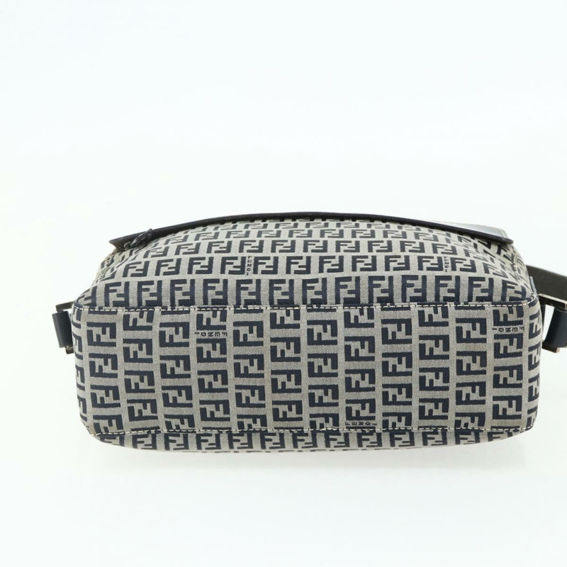 【日本直送】FENDI Zucchino帆布單肩包 海軍藍 銀色 正品 ki6624V-4