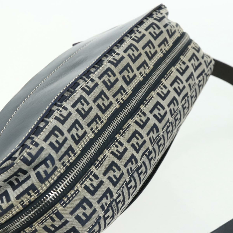 【日本直送】FENDI Zucchino帆布單肩包 海軍藍 銀色 正品 ki6624V-5