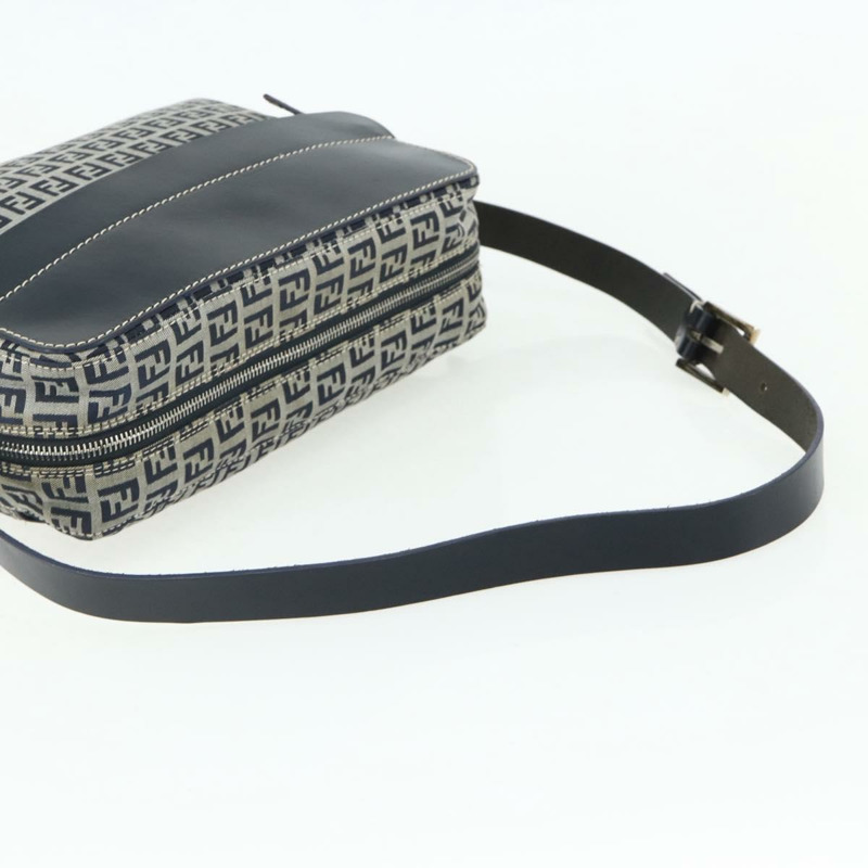 【日本直送】FENDI Zucchino帆布單肩包 海軍藍 銀色 正品 ki6624V-6
