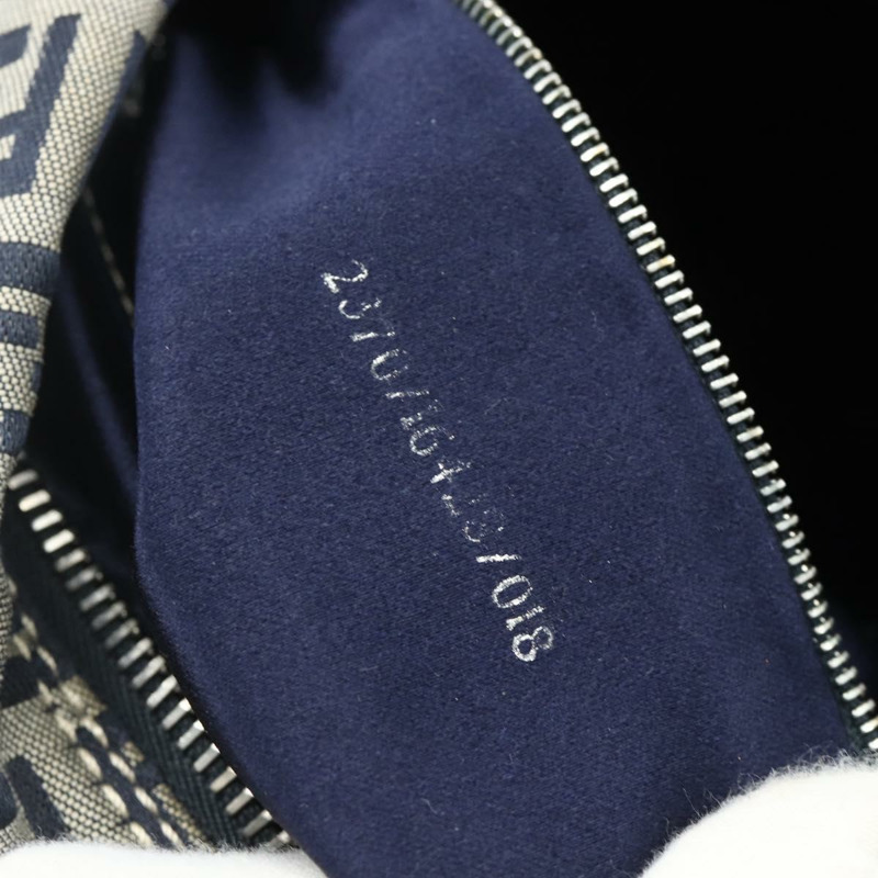 【日本直送】FENDI Zucchino帆布單肩包 海軍藍 銀色 正品 ki6624V-11