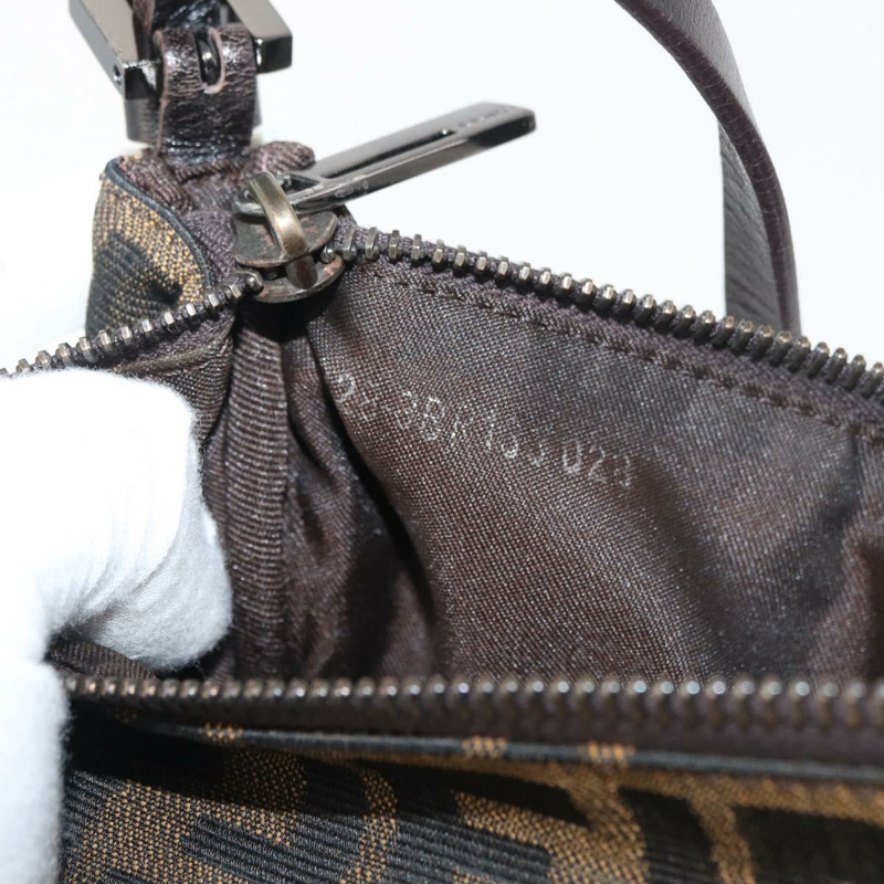 【日本直送】FENDI Zucca 帆布配件包 棕色/黑色 正品 mr2395A-11