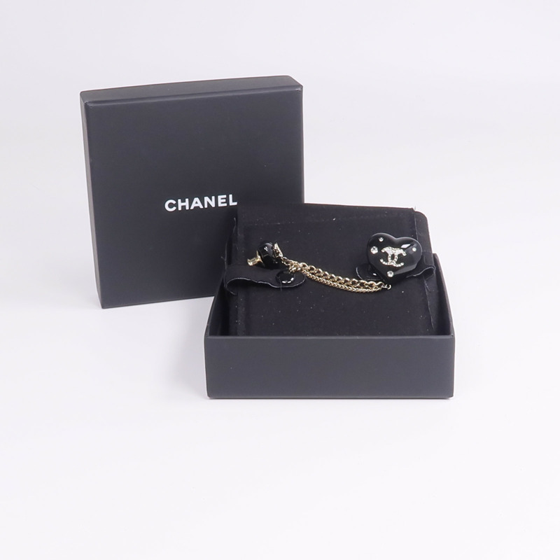CHANEL 金屬/樹脂Black Heart CC Chain Brooch胸針-9