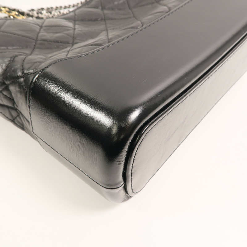 CHANEL 牛皮皮革Gabrielle Medium肩背袋-11