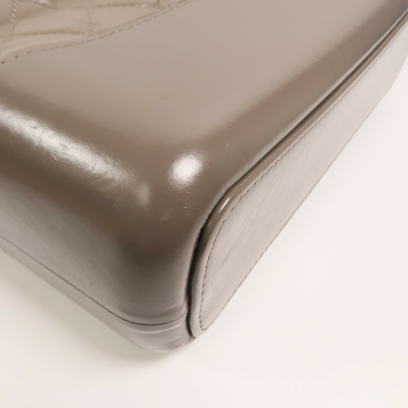 CHANEL 牛皮皮革Gabrielle Medium鏈帶肩背袋-13