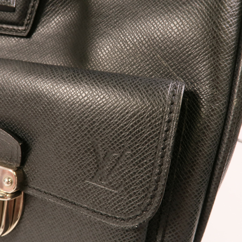 LOUIS VUITTON Taiga Ivan Travel Bag銀扣手挽袋-7