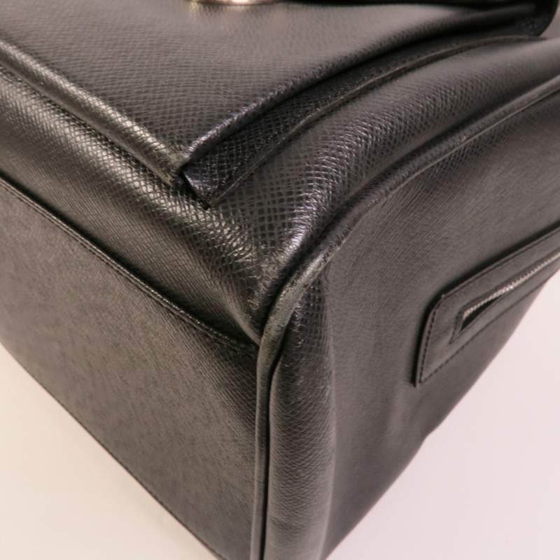 LOUIS VUITTON Taiga Ivan Travel Bag銀扣手挽袋-12