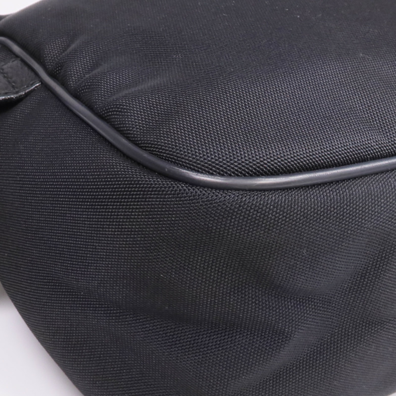 GUCCI 尼龍Pouch/Clutch手拿包-12