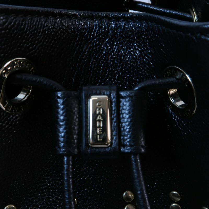 CHANEL 牛皮皮革Bucket Bag鏈帶肩背袋-9