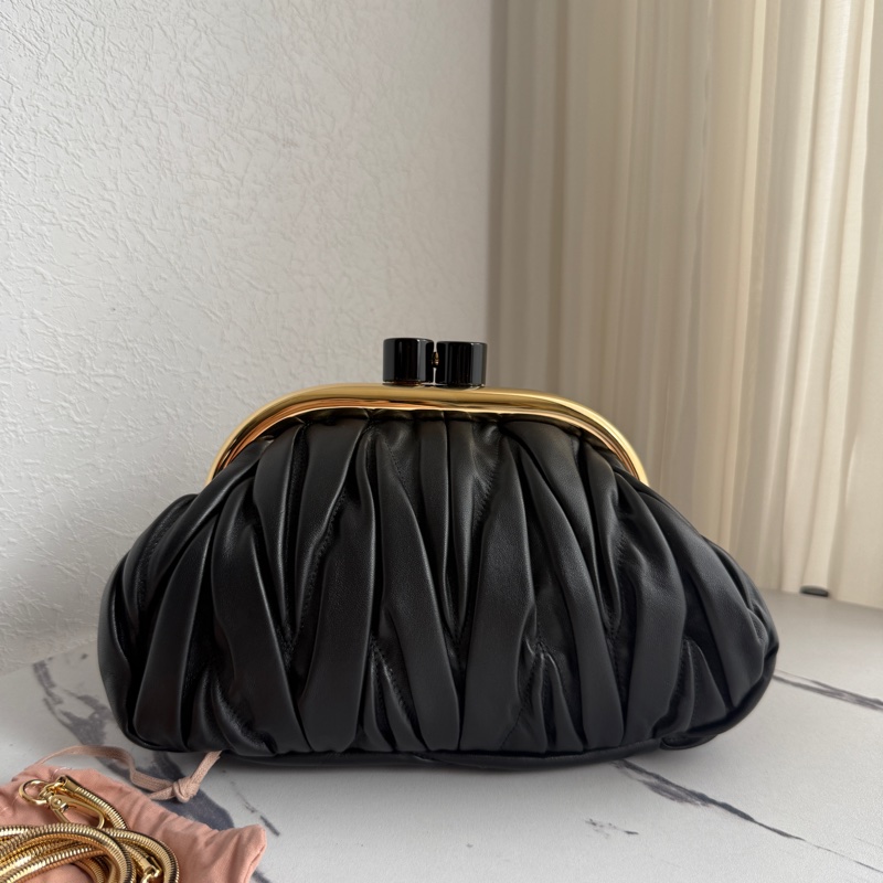 Miumiu 可芙超可愛晚宴包🤍🩷🖤-0