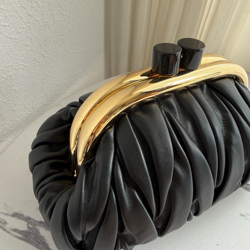 Miumiu 可芙超可愛晚宴包🤍🩷🖤-3