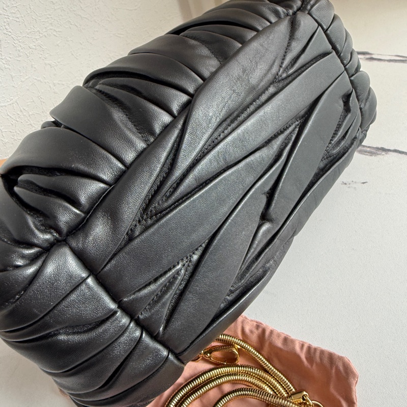 Miumiu 可芙超可愛晚宴包🤍🩷🖤-7