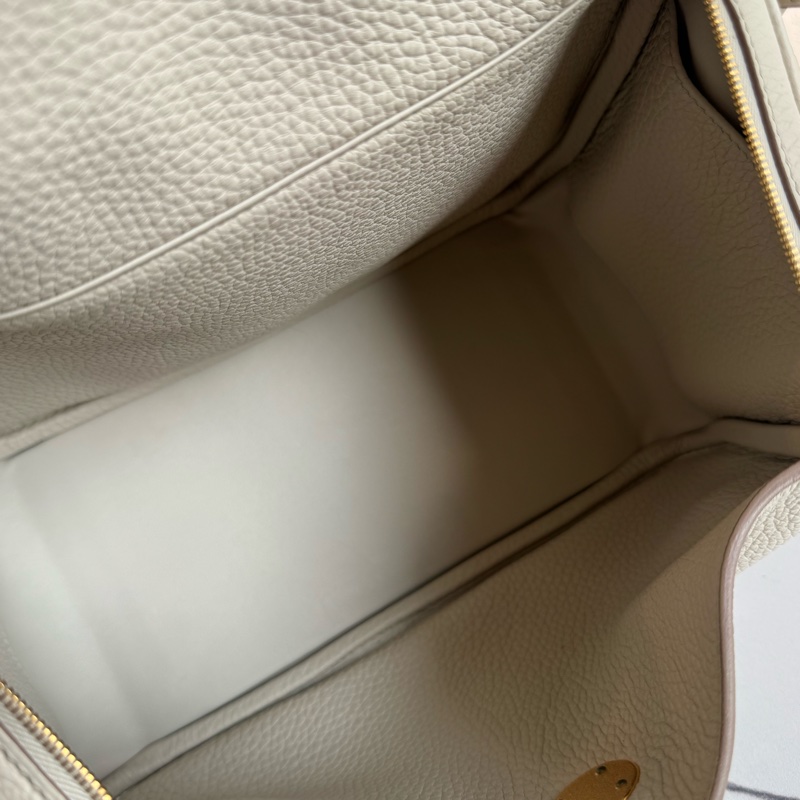 Hermes 8L冰川白金釦lindy26-17