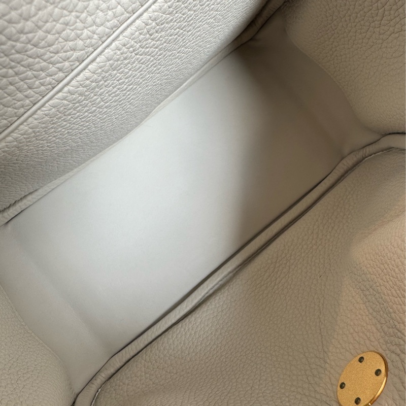 Hermes 8L冰川白金釦lindy26-18