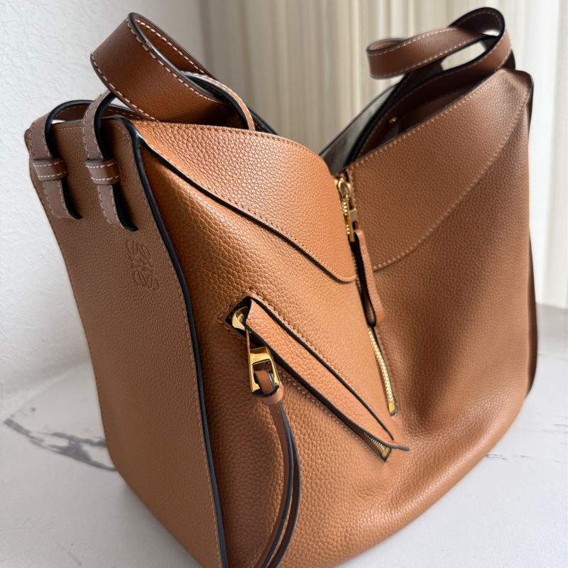 Loewe 焦糖色小號吊床包🩷🖤-1