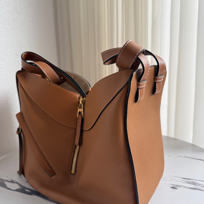 Loewe 焦糖色小號吊床包🩷🖤-2