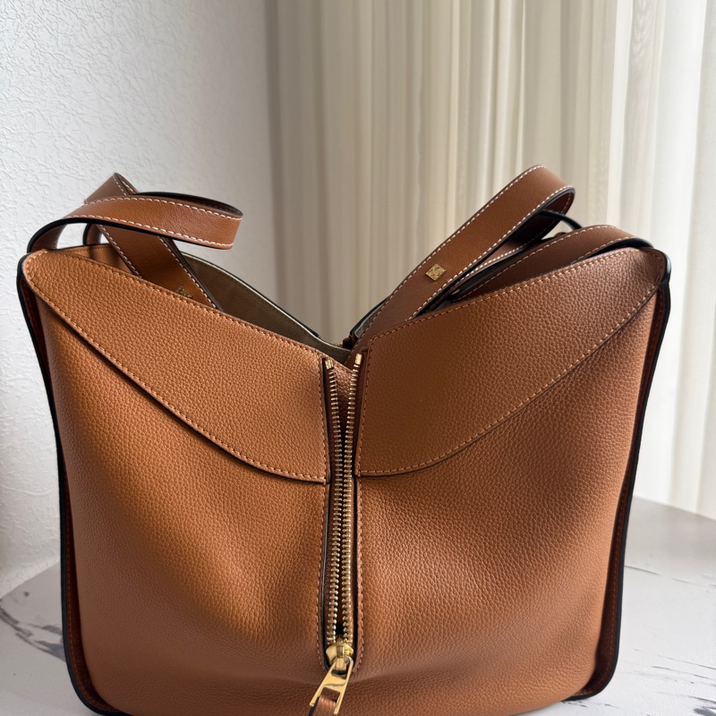 Loewe 焦糖色小號吊床包🩷🖤-5