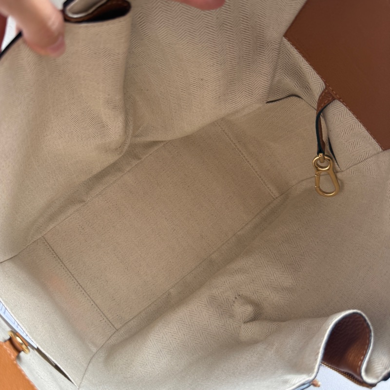 Loewe 焦糖色小號吊床包🩷🖤-18