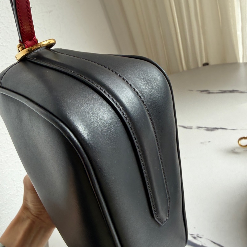 Fendi背帶超好看的相機包-9