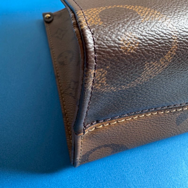 💫99閒置新品💫 LV 經典花紋ON THE GO-2