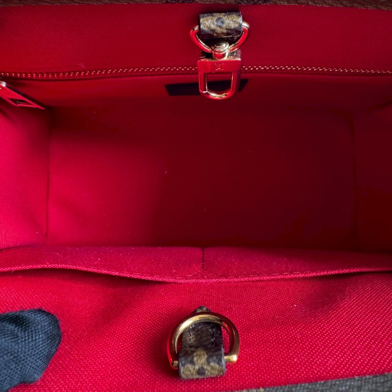 💫99閒置新品💫 LV 經典花紋ON THE GO-7